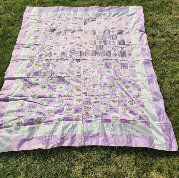 Vintage hand stitched hand embroiderd quilt top flower basket checkerboard